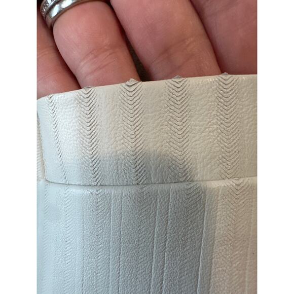 L’Agence Brooke Lamb Leather Pinstripe Blazer Jacket White Size 4 - Picture 13 of 16